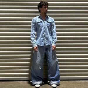 Vintage light wash wrangler pearl snap longsleeve button up shirt